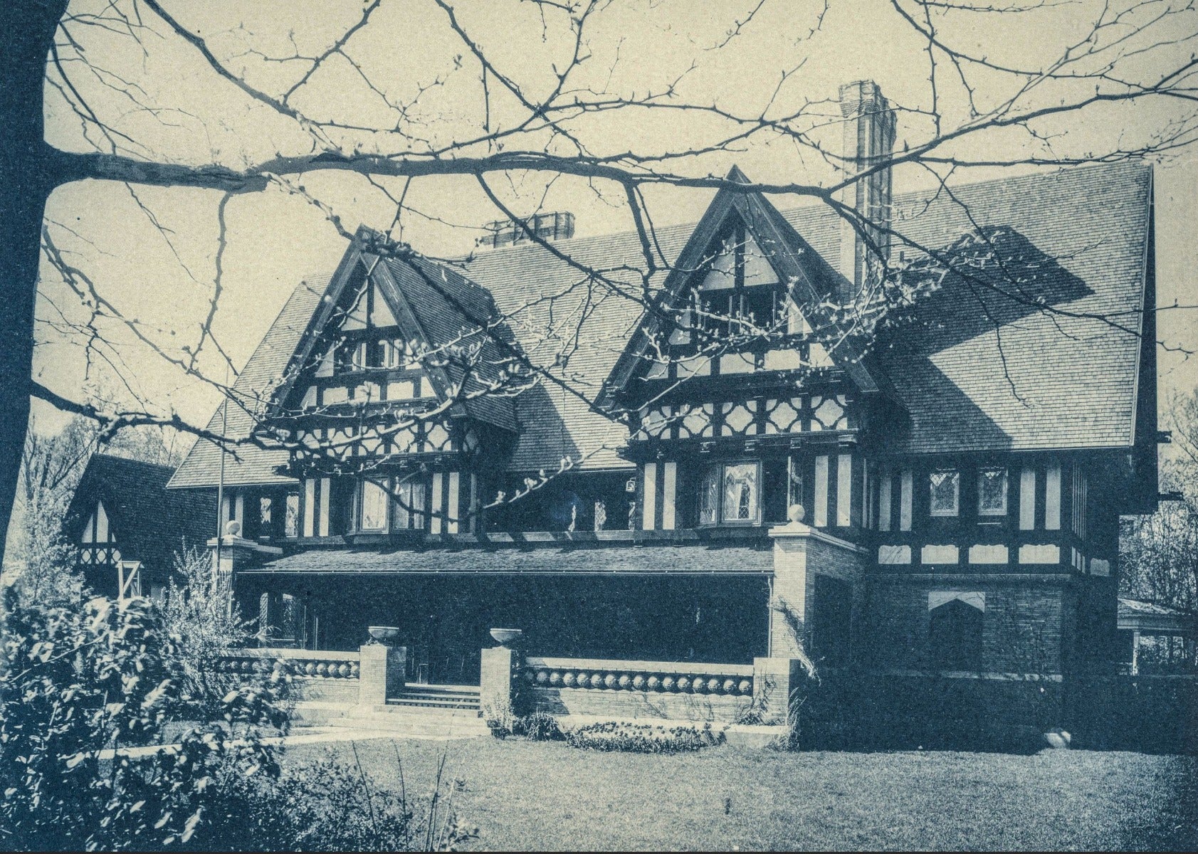 original unframed 1900 lithographic print of frank lloyd wright's nathan g. moore house (1895)
