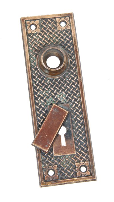 original and intact very unique c. 1880's american antique salvaged victorian era ornamental cast bronze "chain-link" pattern doorknob backplate with swinging keyhole cover