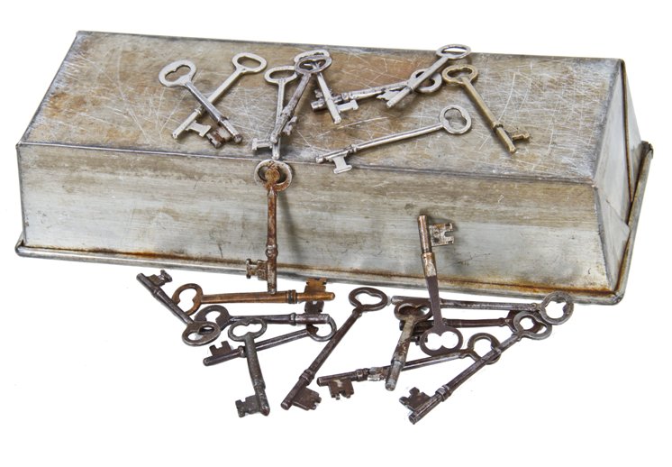 nice assortment of 19th and 20th century antique american interior residential passage door mortise lock skeleton keys