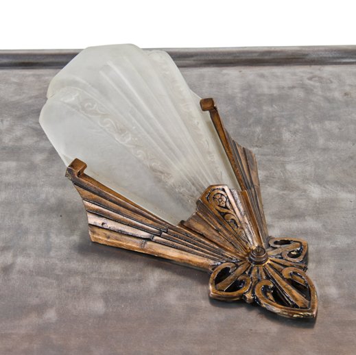 original c. 1930's american art deco flush mount v-shaped "slipper" shade "rayburn series" wall sconce with original keyless leviton socket