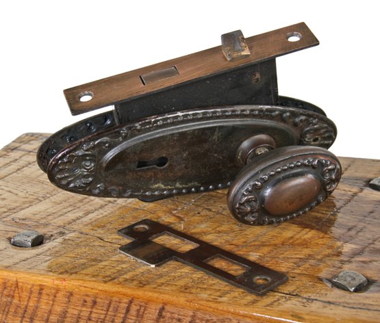 c. 1900-05 antique american interior residential oval-shaped ornamented wrought steel passage door hardware