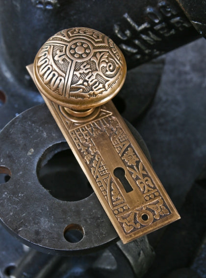 "ceylon" pattern ornamental wrought bronze interior residential dome-shaped doorknob and backplate