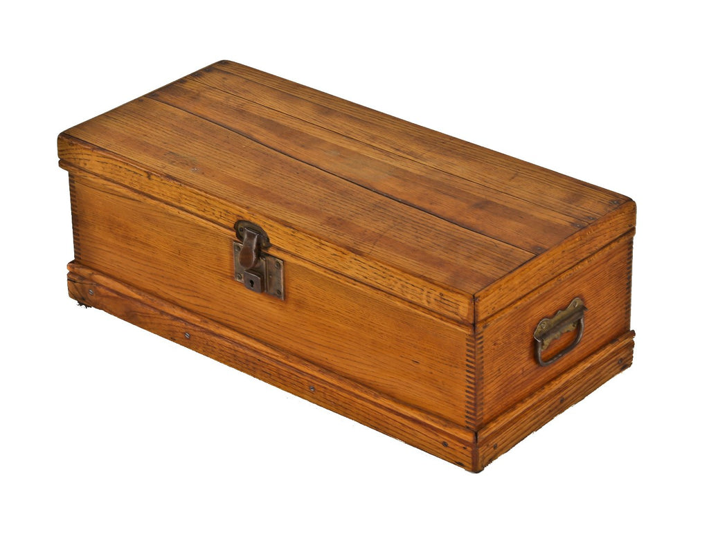 finely crafted late 19th century box-jointed refinished solid oak wood residential carpenter or builder's tool chest with compartmentalized interior