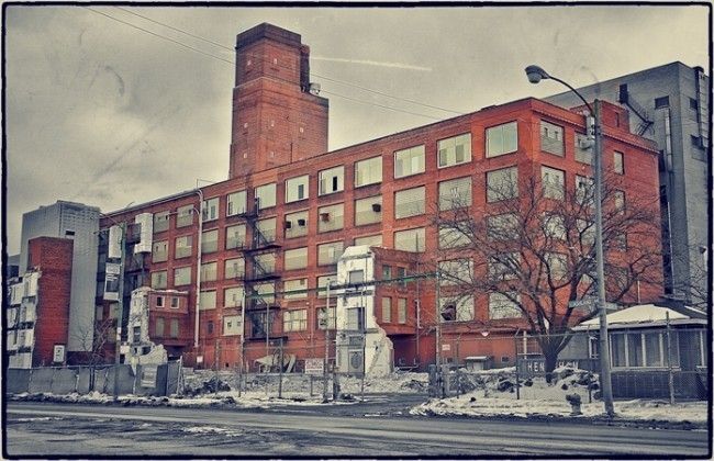 single depression-era salvaged chicago wrigley chewing gum factory "explosion proof" green porcelain enameled pendant light