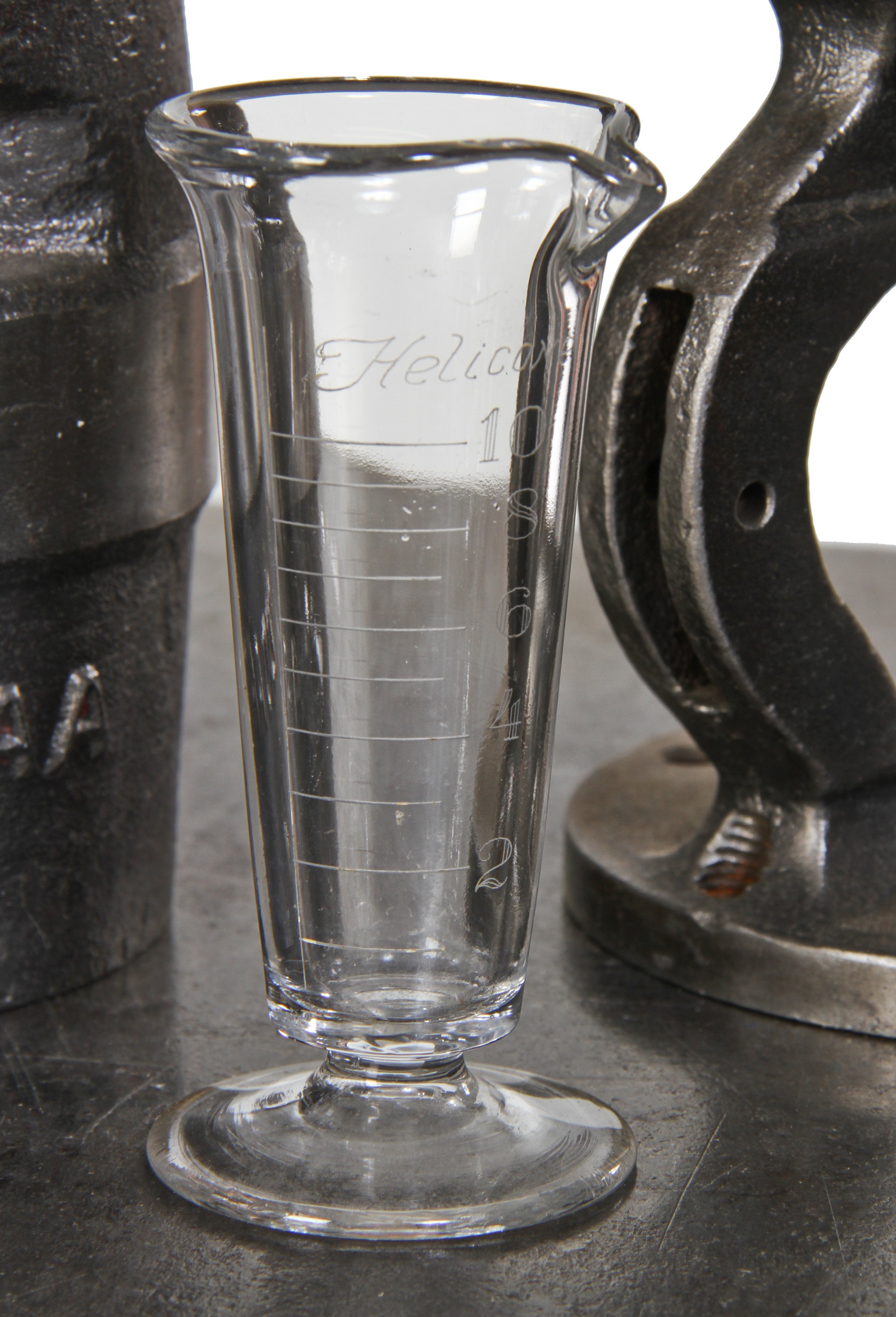 single all original and well maintained early 20th century antique american medical etched research laboratory pressed glass conical-shaped measure