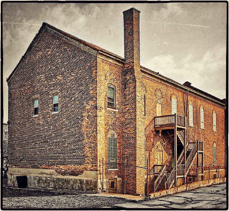 rare 1873 cast bronze austrian medal with heavily inscribed and high relief imagery manufactured to commemorate the world’s exposition at vienna.