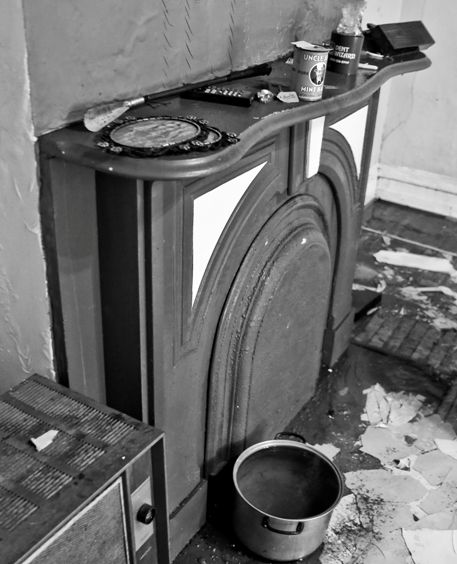 Historically important mid-1860's antique american john kent russell residence stripped green slate mantel keystone with tapered and faceted pyramidal-shaped design