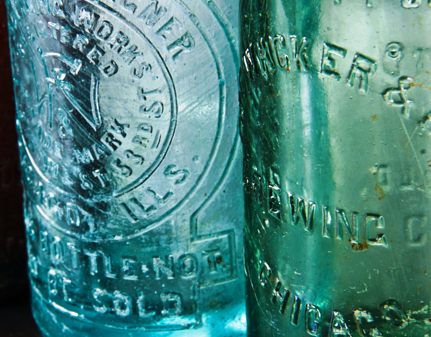 variety of antique c. 1900-1915 machine-made glass crown capped beer bottles fabricated for chicago bottlers