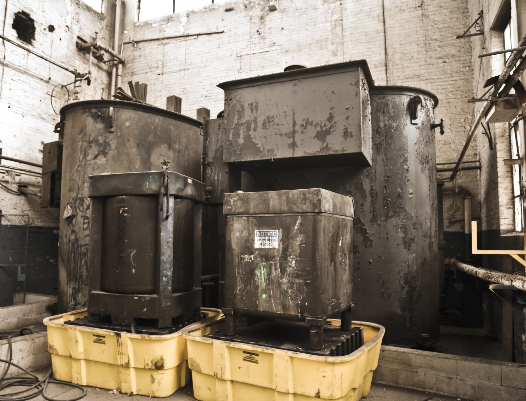 original oversized cast aluminum a. finkl & sons single-sided "lectromelt" flush mount heavy gauge steel cylindrical foundry refining steel tank specification plaque