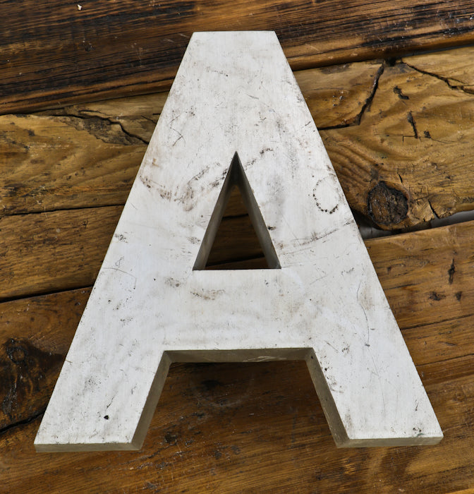 heavy duty cast aluminum exterior vintage american industrial michael reese hospital campus building single-sided letter sign with raised edges