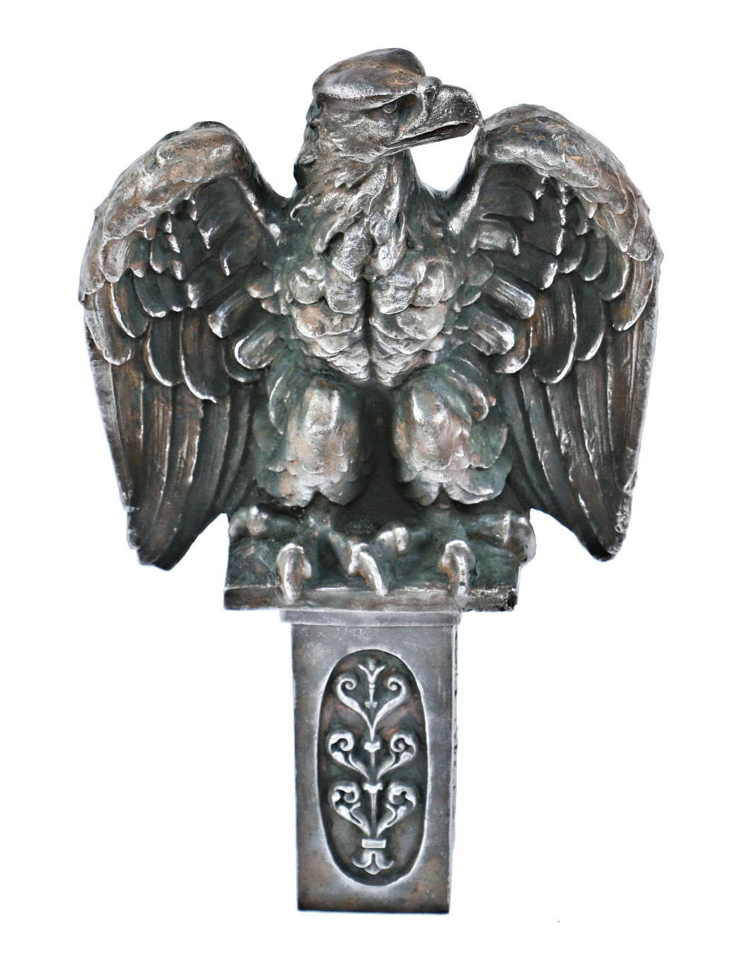 rare museum quality refinished freestanding heavy ornamental cast iron full-figured eagle salvaged from the non-extant chicago federal reserve building