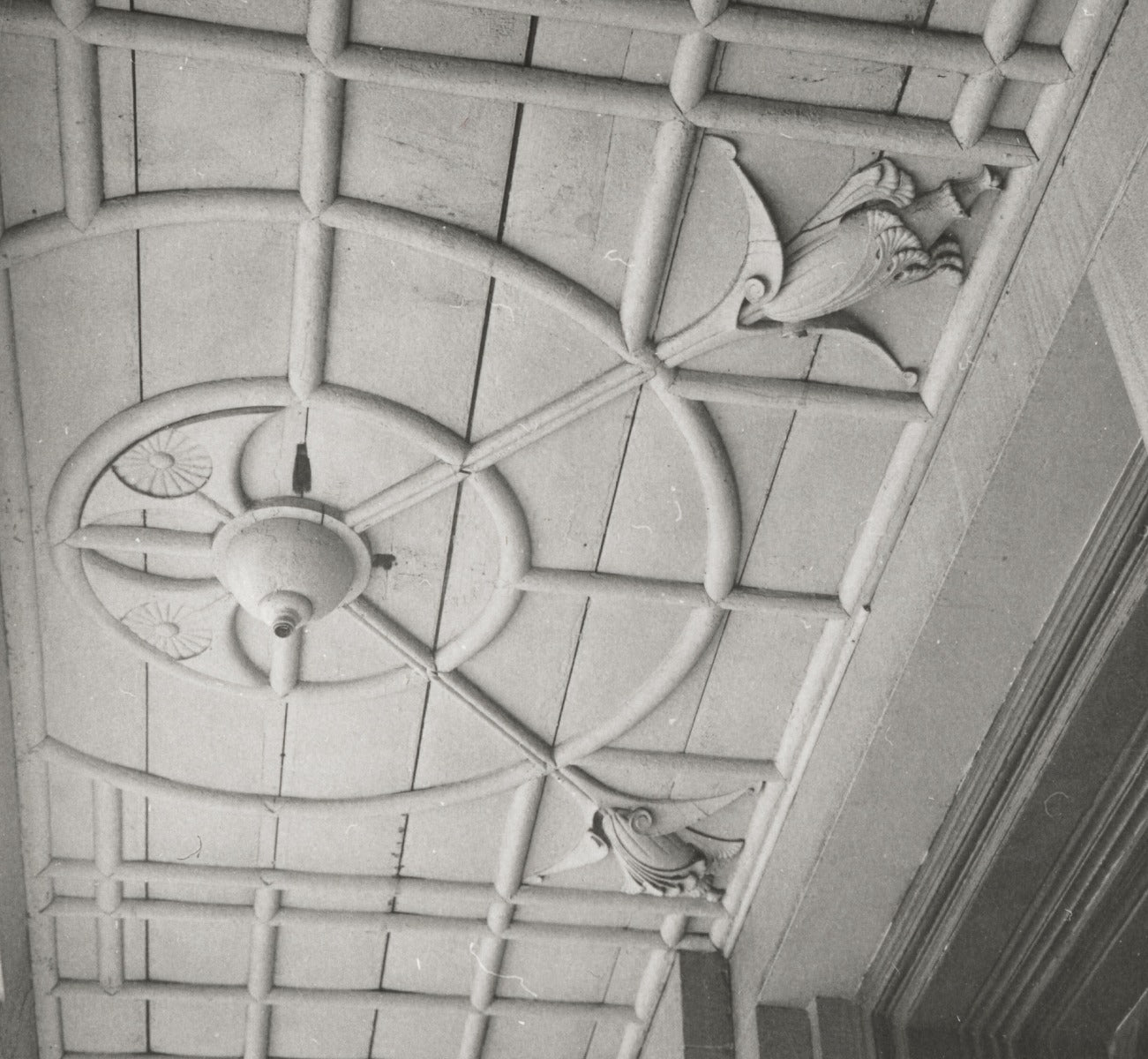 louis sullivan-designed 1883 selz residence carved wood exterior ornament salvaged during demolition in 1967