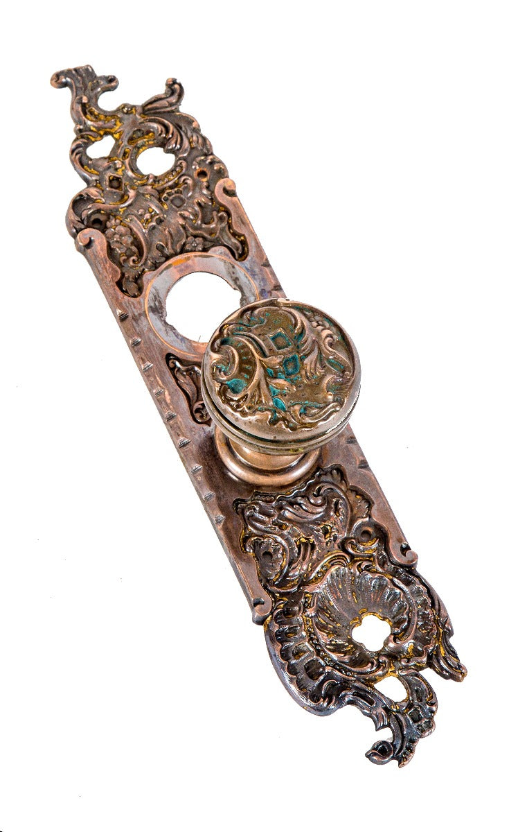 hard to find all original entrance size "belforte" pattern cast bronze salvaged chicago doorknob and backplate