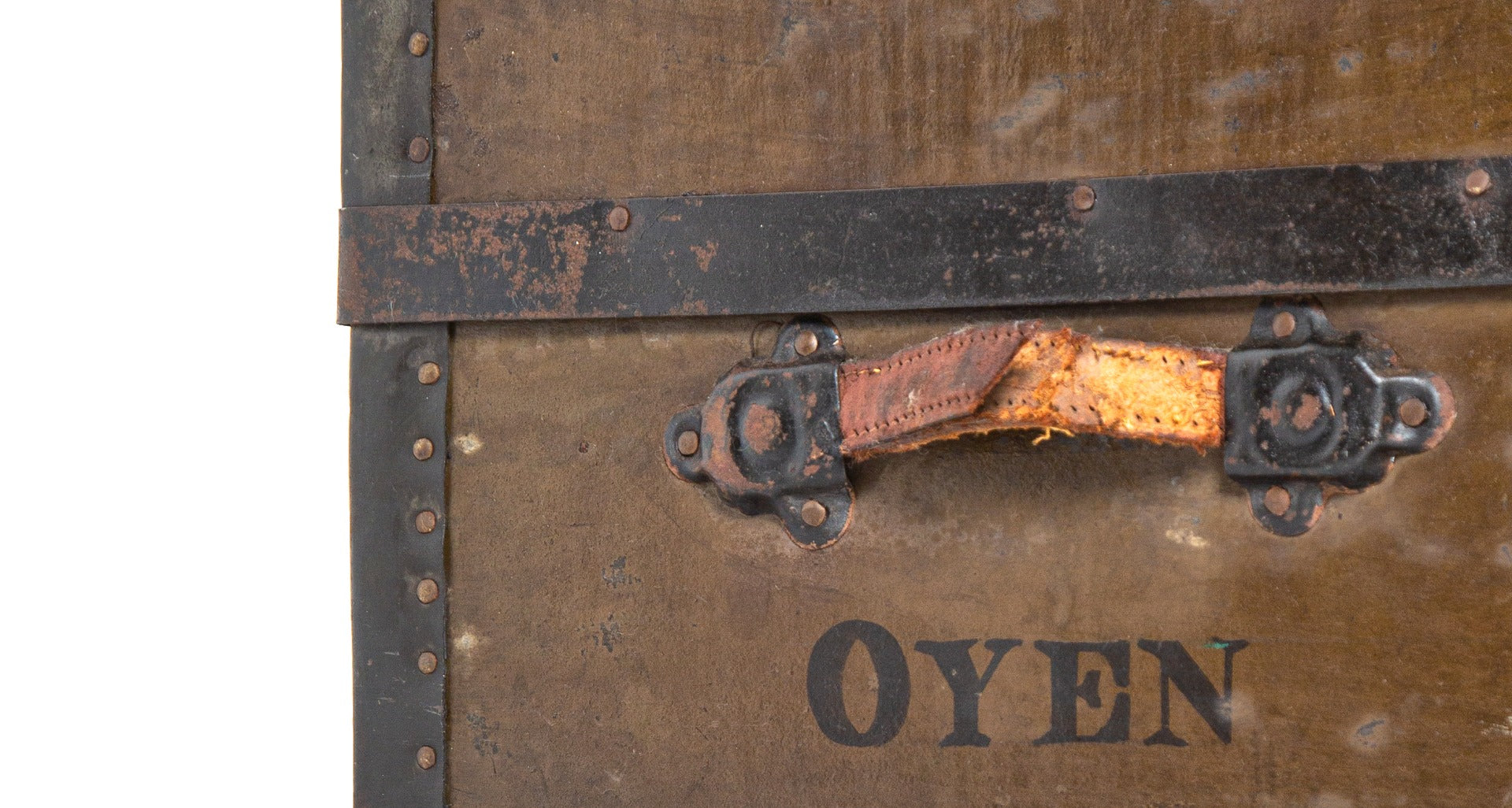 original nicely worn and weathered leighton oyen's personal travel steamer trunk with white stenciled name
