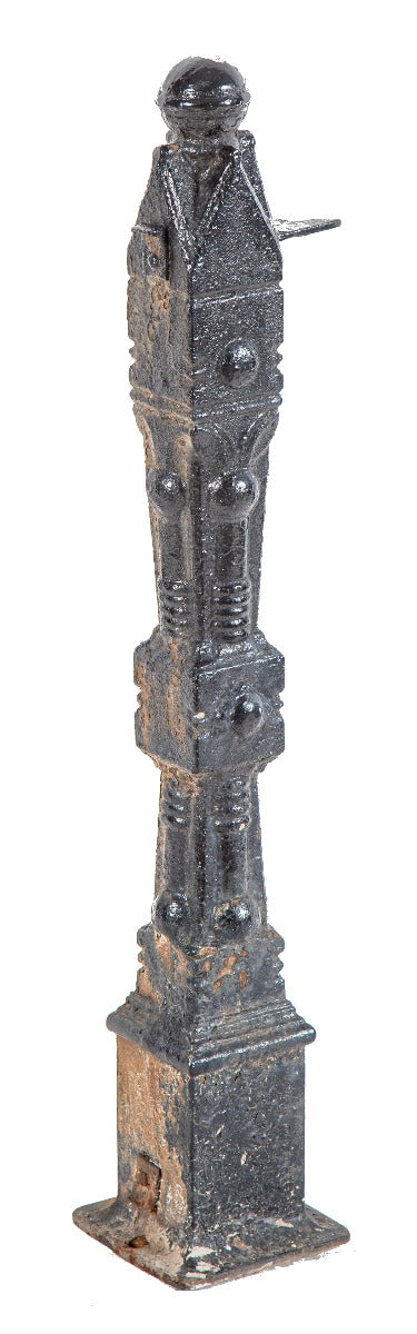 single 19th century salvaged chicago ornamental cast iron "chicago style" exterior residential newel post