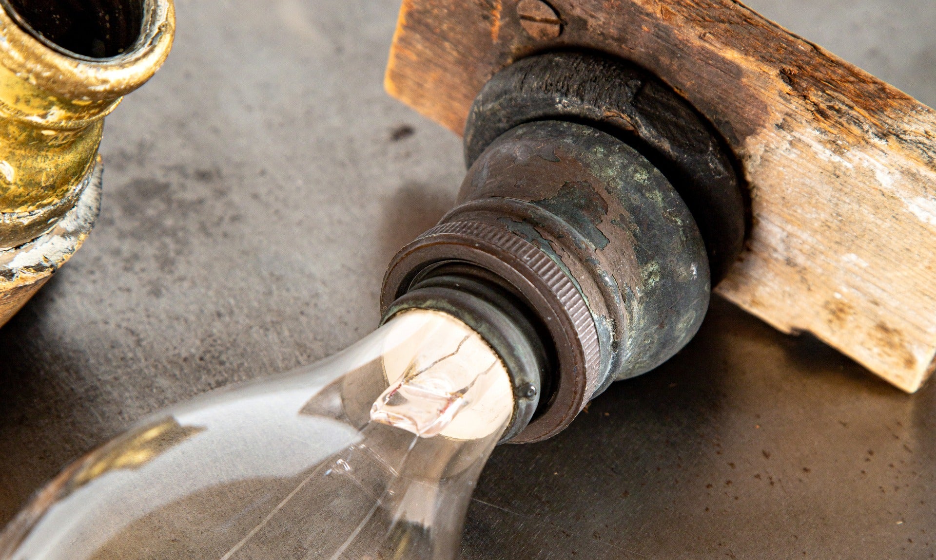 historically important 1893-4 original chicago stock exchange building trading room skylight keyless brass shell socket