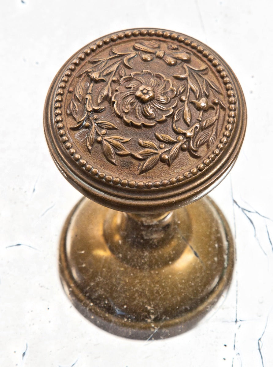 hard to find late 19th century ornamental cast bronze "courtray" pattern crisply detailed victorian-era doorknob