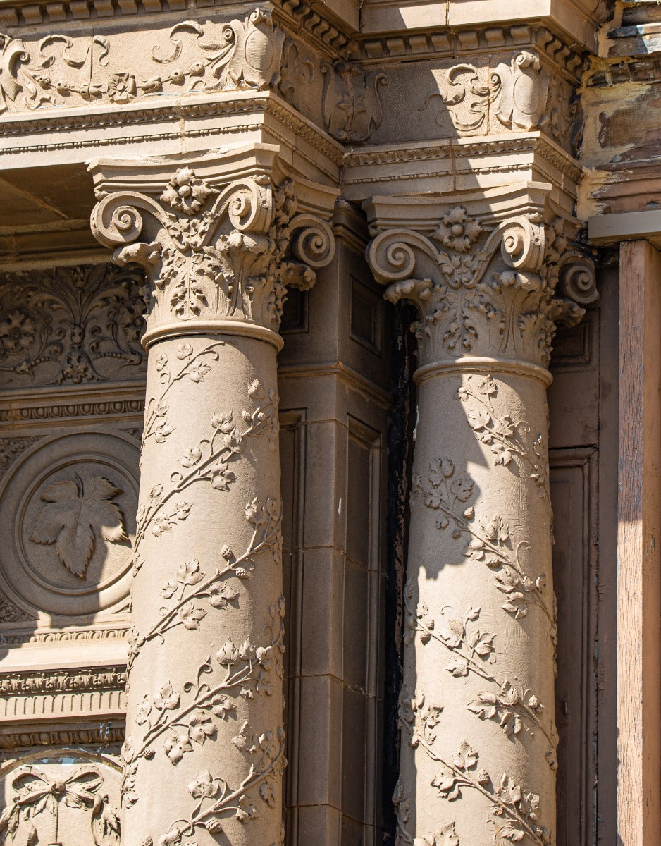 original 1893 chicago world's fair pabst pavilion buff-colored terra cotta column accentuated with hop leaves