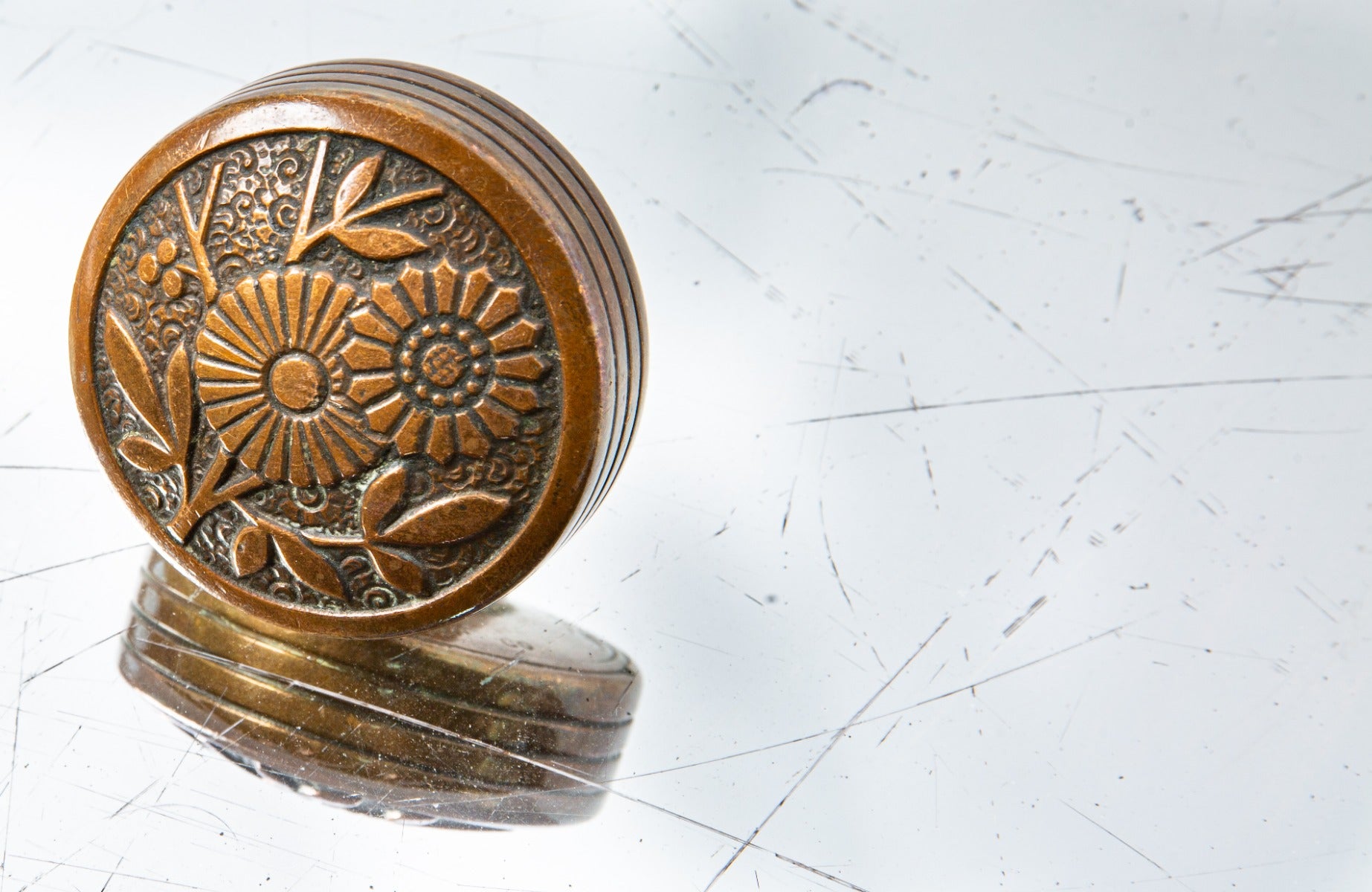 rare 19th century entrance size ornamental cast bronze "daisy" pattern anglo-japanese pattern doorknob