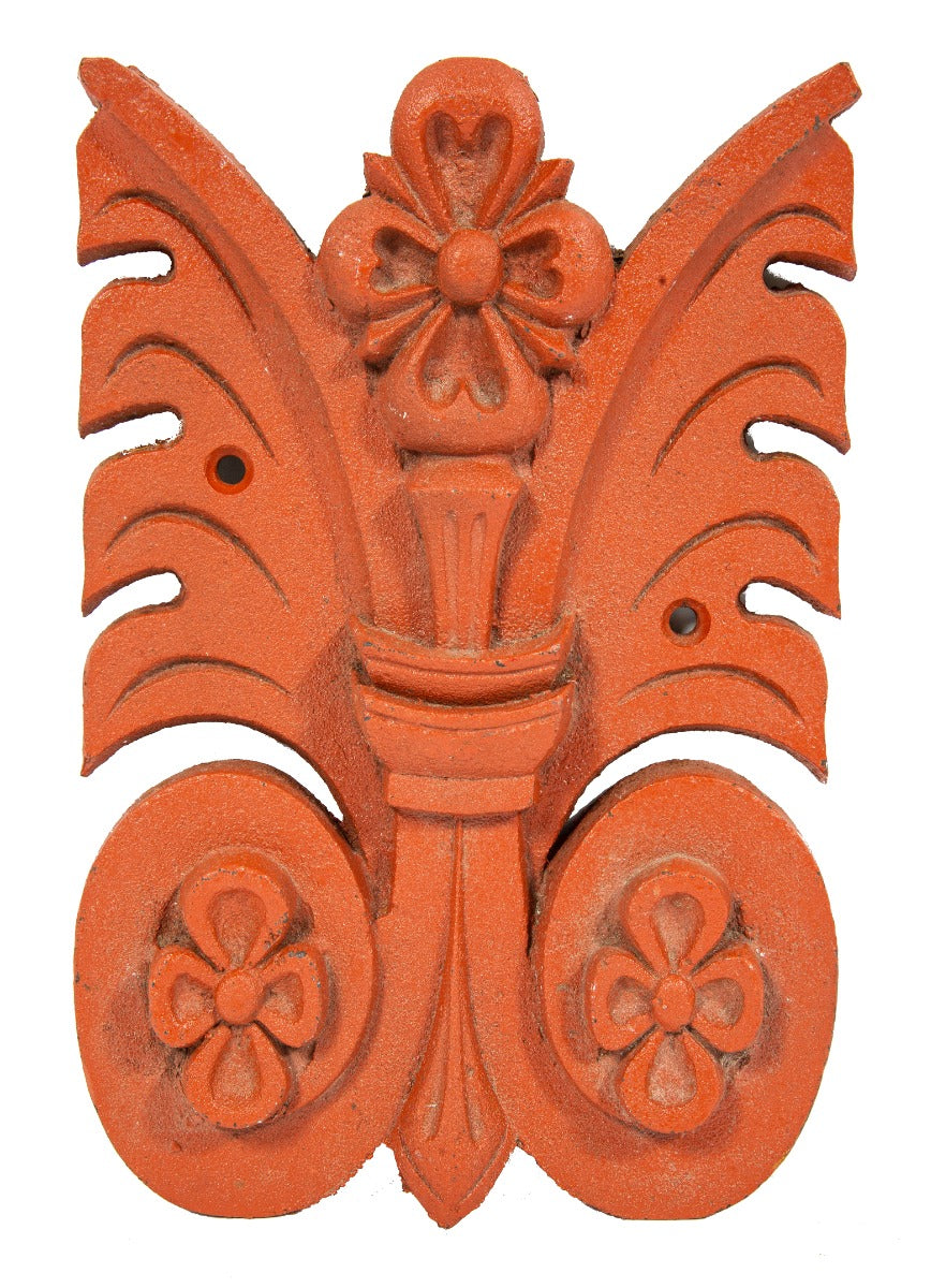 historically important 1884 treat and foltz-designed exterior cat iron column ornament from e.g. raymond 4-story store and flat building