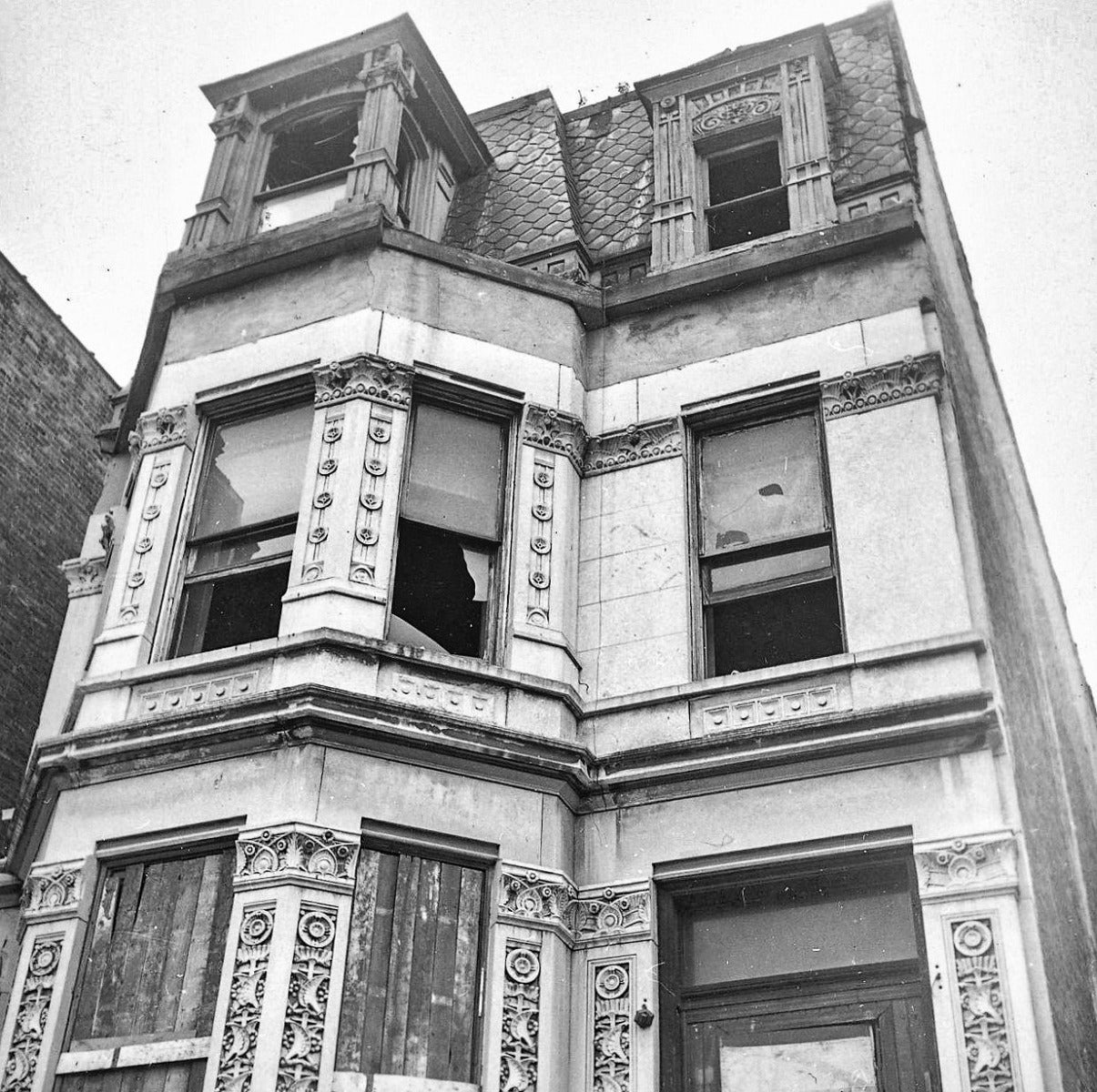 museum-quality 1881 john edelmann-designed carved mahogany wood levi strauss house plinth block