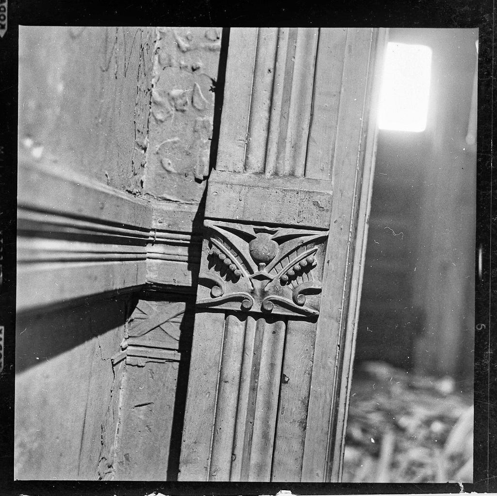 museum-quality 1881 john edelmann-designed carved mahogany wood levi strauss house plinth block