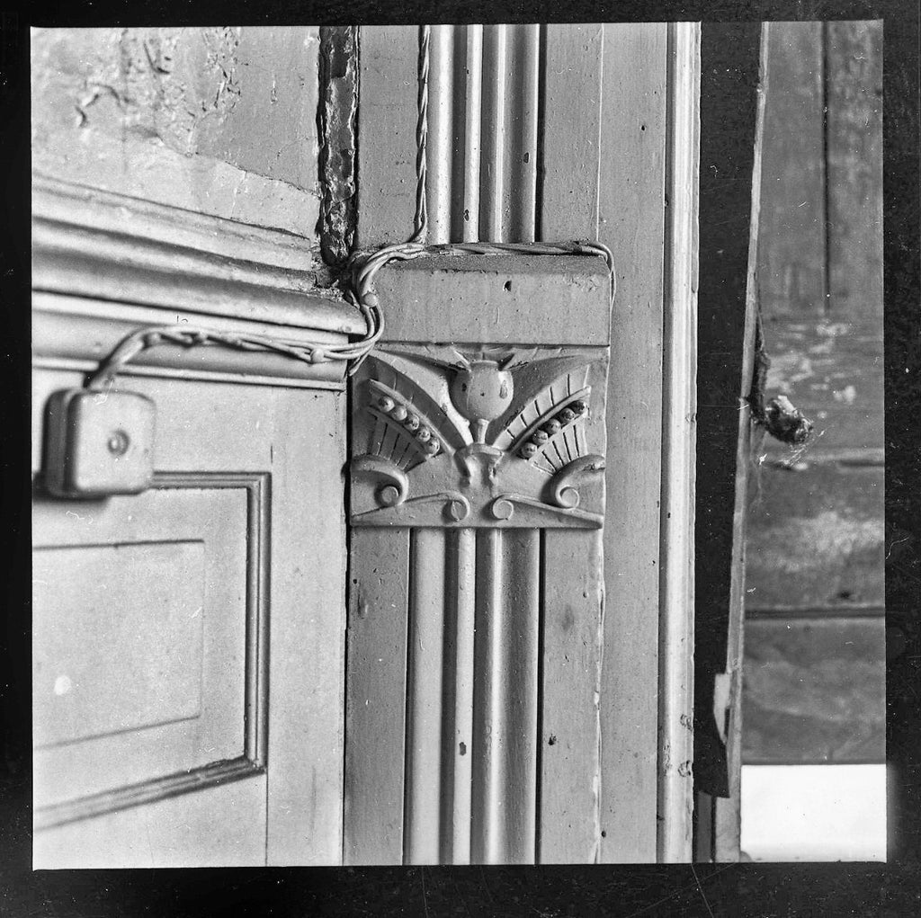 museum-quality 1881 john edelmann-designed carved mahogany wood levi strauss house plinth block