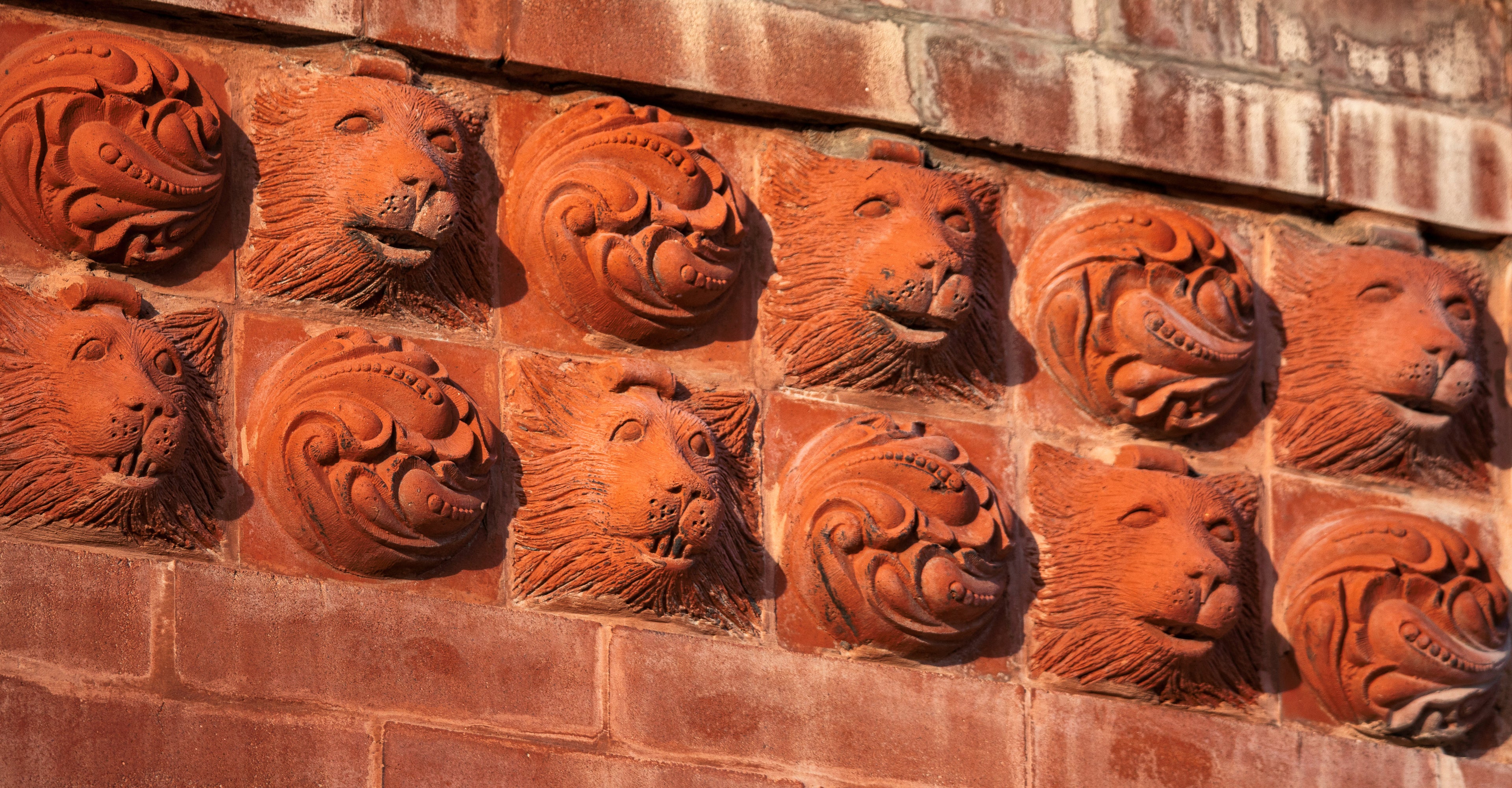 seldom found 1880s diminutive northwestern terra cotta residential building figural terra cotta block