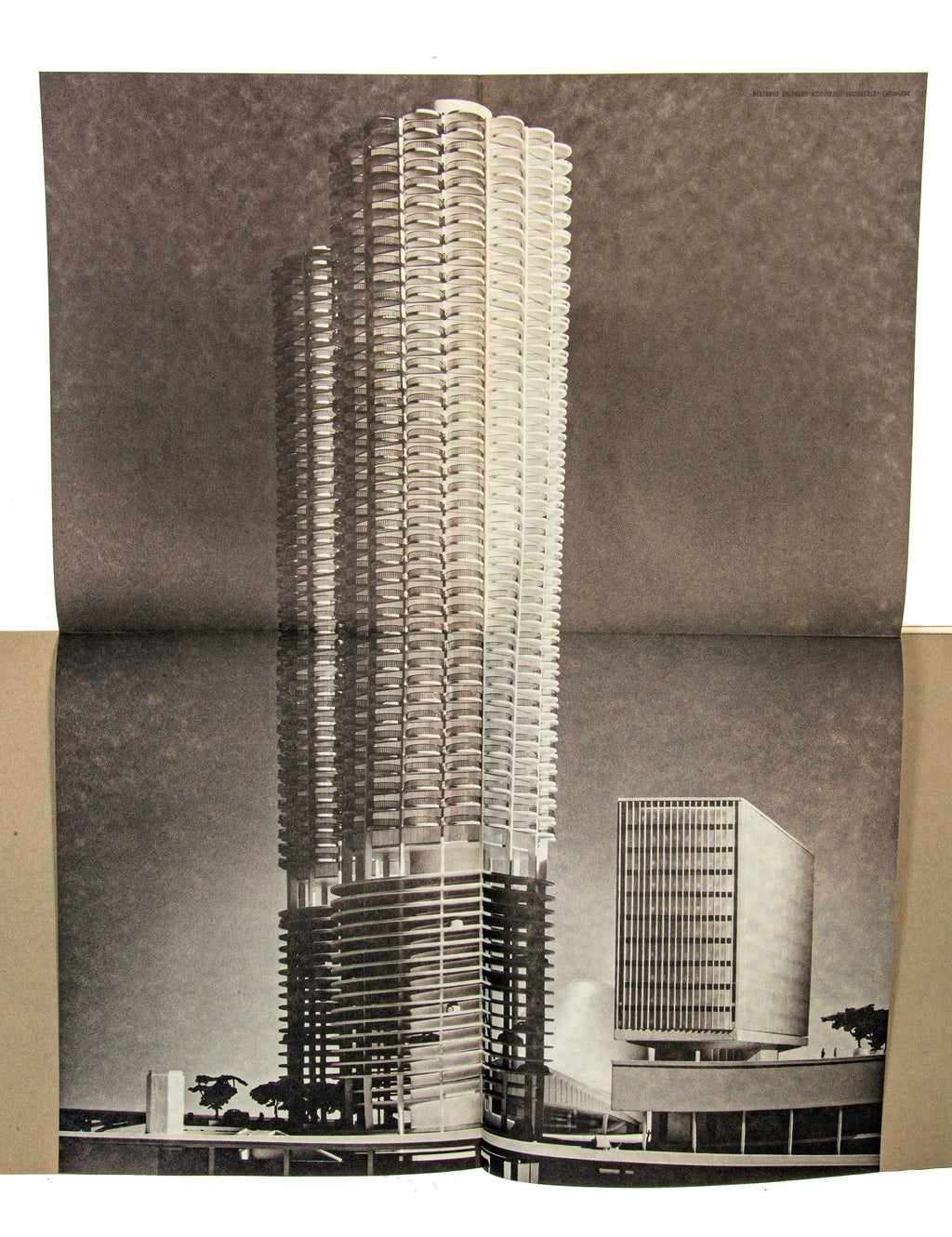 original and largely intact 1962 marina city (bertrand goldberg, 1964-68) prospectus showcasing the building’s distinctive architectural elements with floor plans, site layouts, models, and photographs.