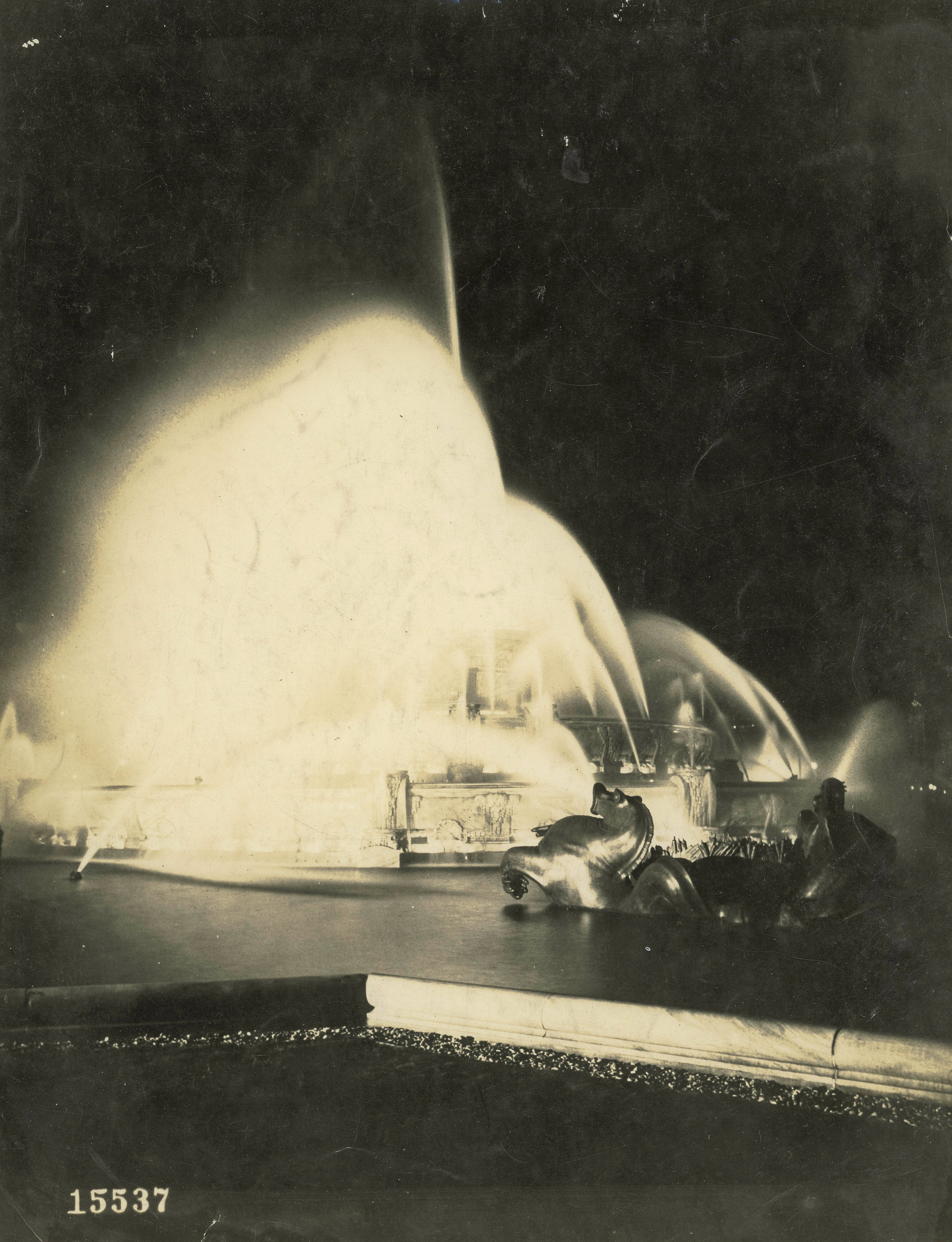 original chicago architectural photographing company linen-backed construction images of edward h. bennett's buckingham fountain (1927), located in grant park, chicago, il.
