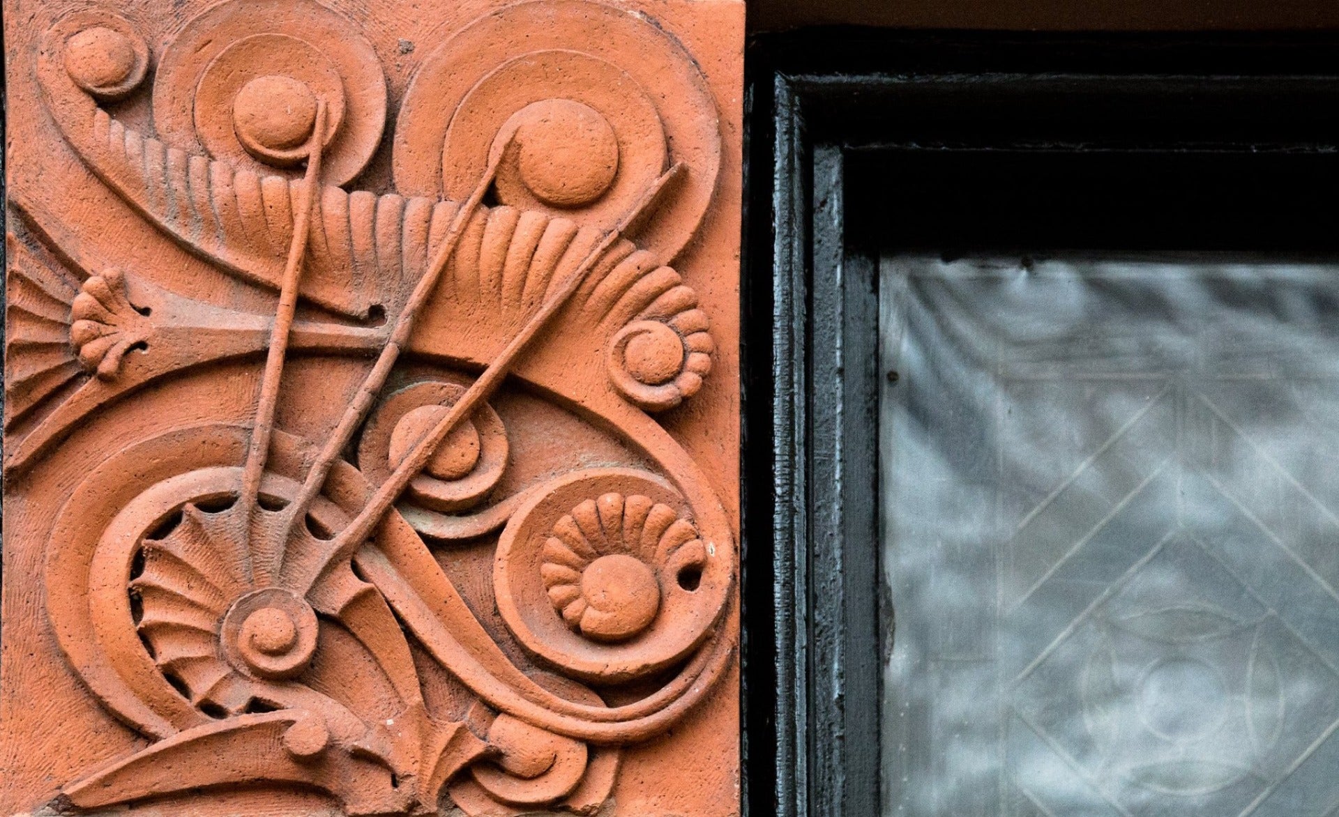 original largely intact louis h. sullivan-designed 1884-85 cast plaster interior ann halsted rowhouse ceiling escutcheon