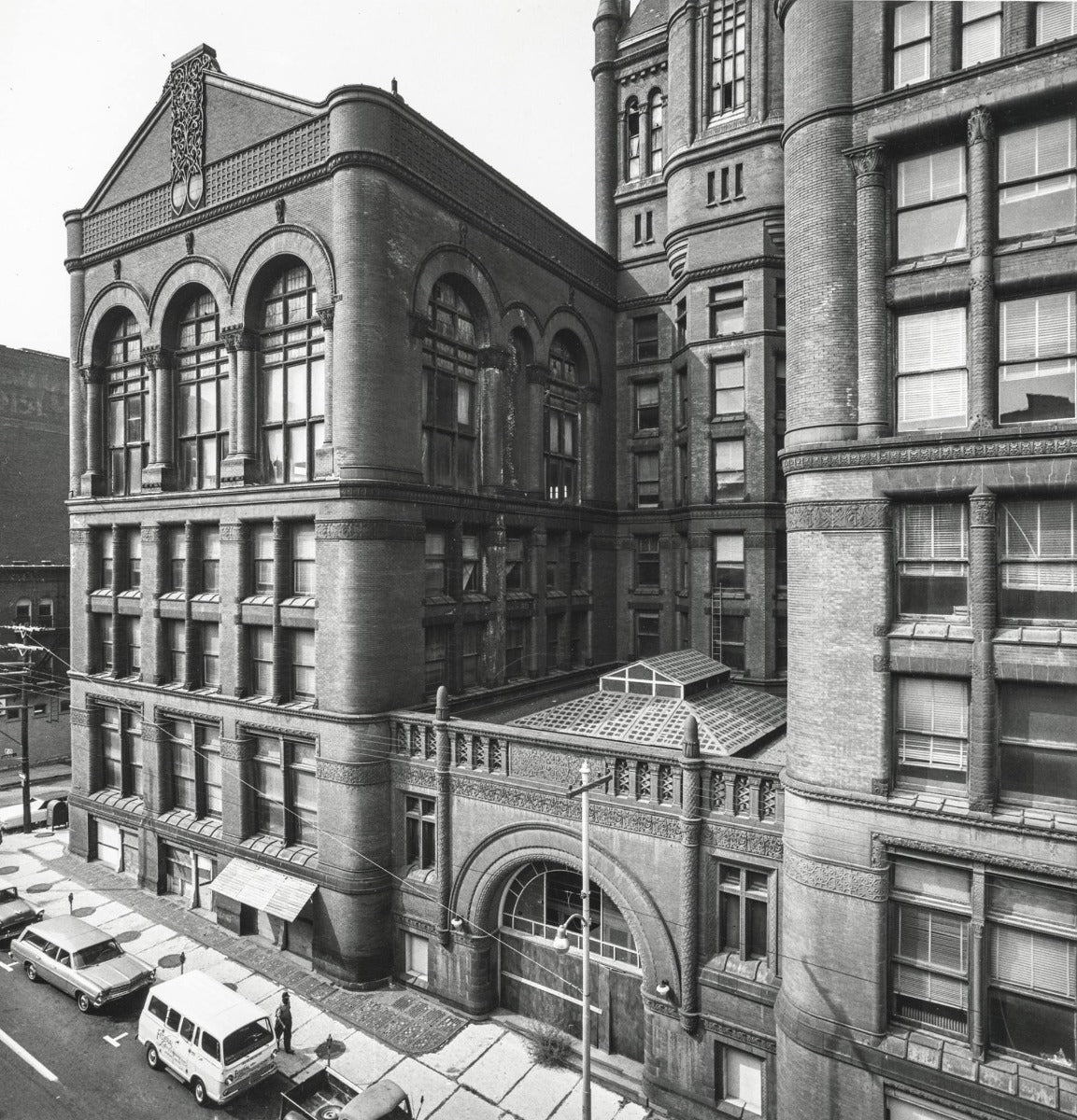 original museum-quality ornamental cast iron interior kansas city board of trade building staircase baluster