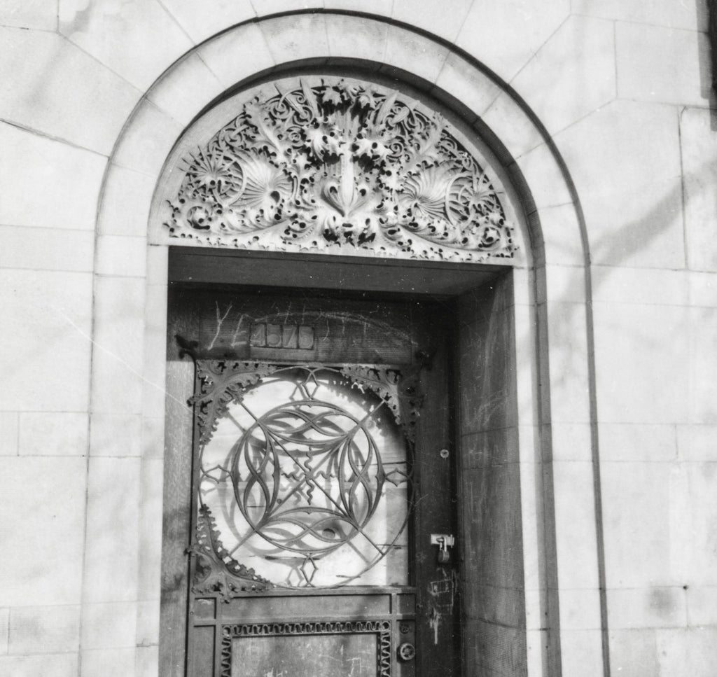hard to find original ornamental cast bronze "kelp" pattern 1890s doorknob fabricated by yale and towne company