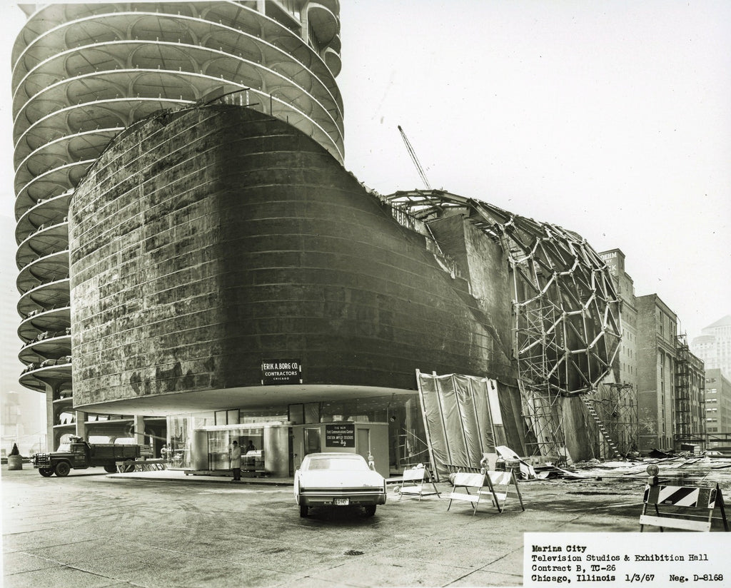 photographic images of bertrand goldberg's marina city taken before, during, and after it's completion in 1968