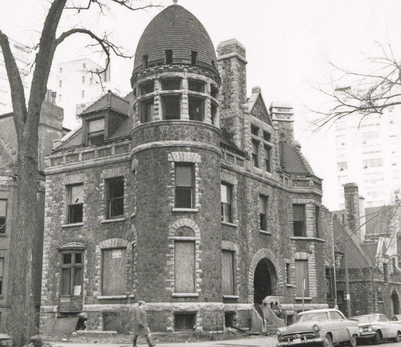john wellborn root-designed anderson pressed block salvaged from burnham and root's 1885 edwin e. ayer residence during demolition in 1966