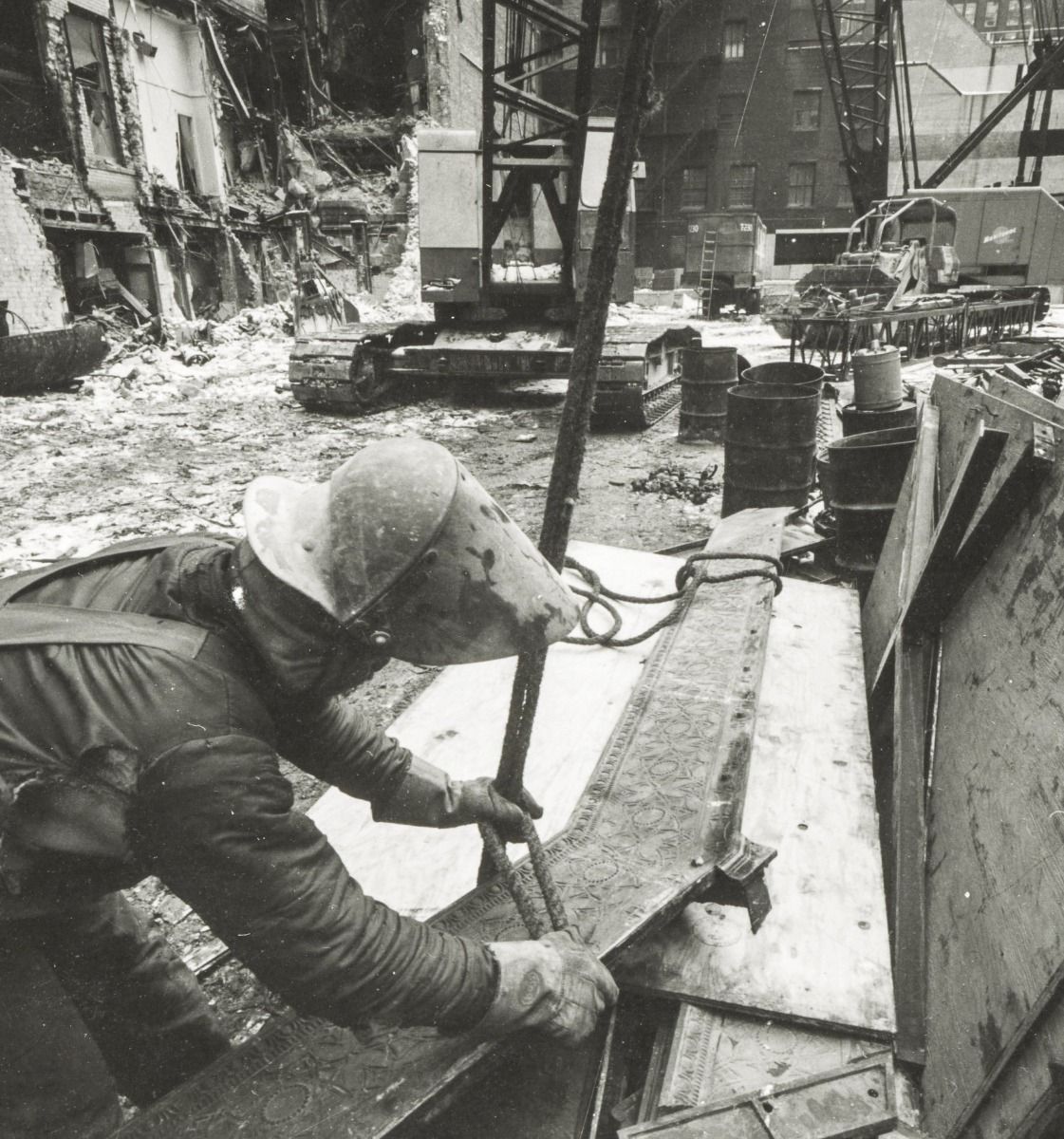 original 1894 louis h. sullivan-designed chicago stock exchange building cast iron staircase stringer executed by winslow brothers