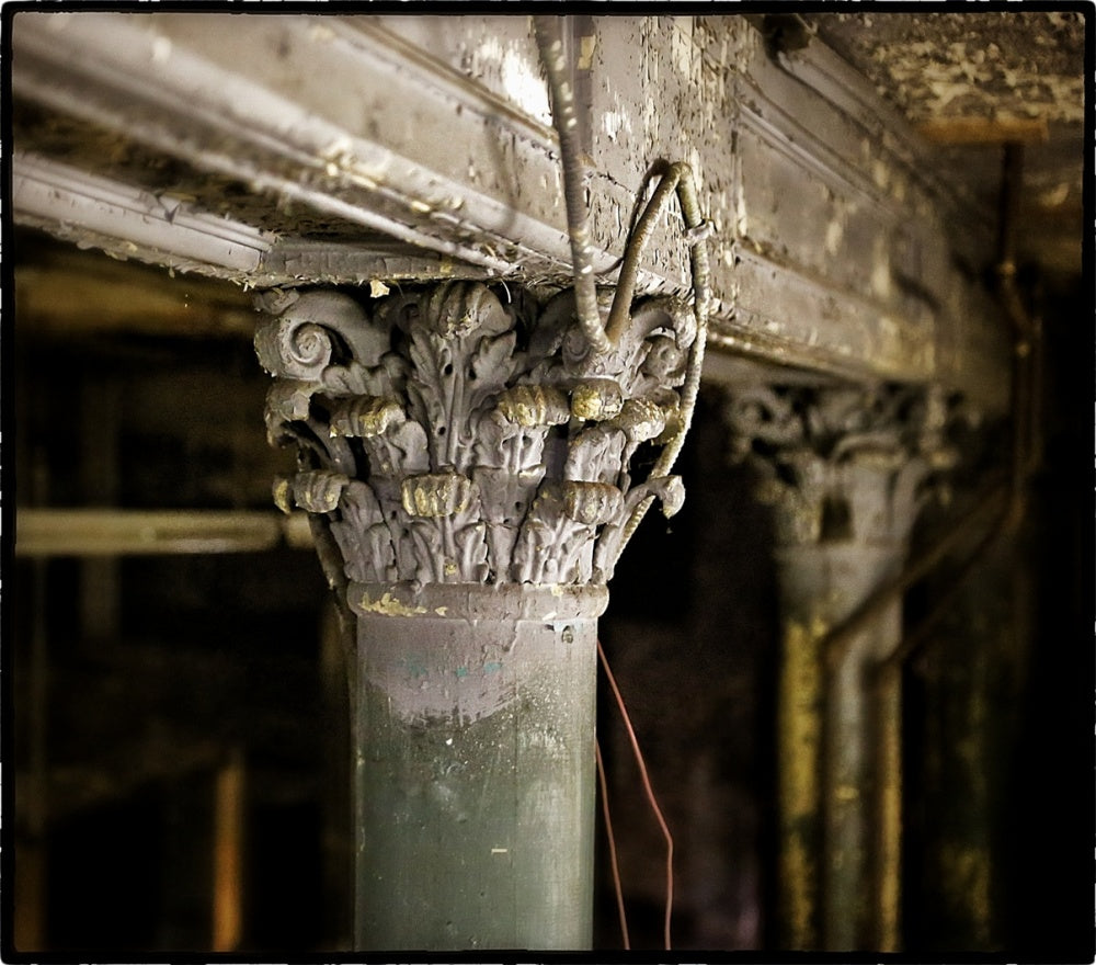 remarkable mid-1870's original and intact interior chicago commercial building corinthian style refinished cast iron capital with original oak wood post segment