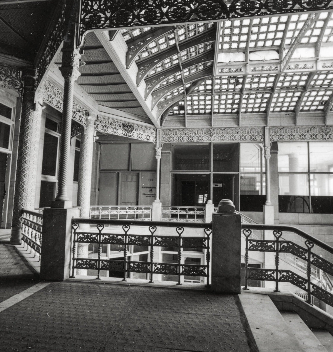 historically important museum quality 19th century american cast iron kansas city board of trade building john root-designed baluster