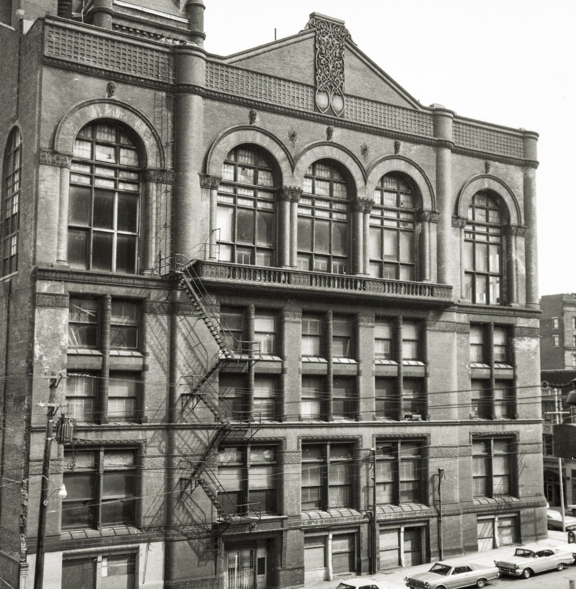 historically important museum quality 19th century american cast iron kansas city board of trade building john root-designed baluster