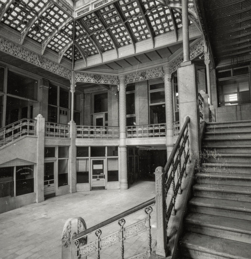 historically important museum quality 19th century american cast iron kansas city board of trade building john root-designed baluster