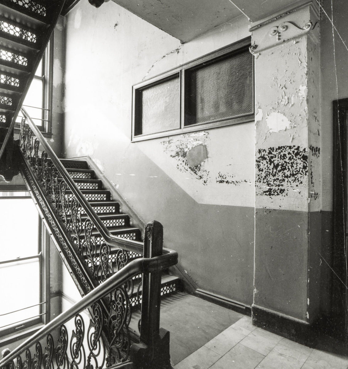 historically important museum quality 19th century american cast iron kansas city board of trade building john root-designed baluster