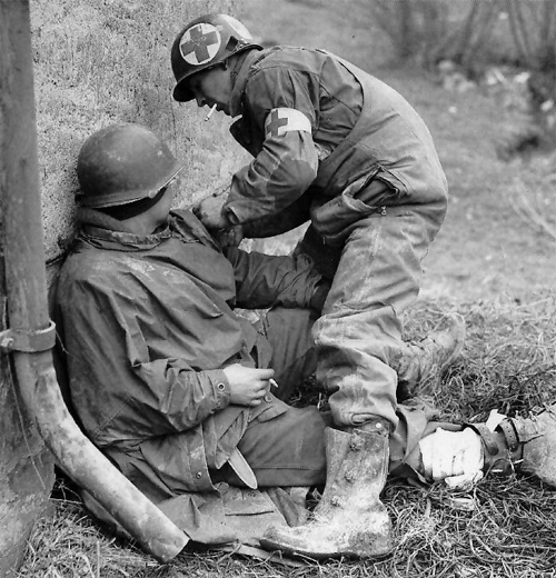 original c. 1940's united states medical department "jungle" first aid painted wood box with compartmentalized interior