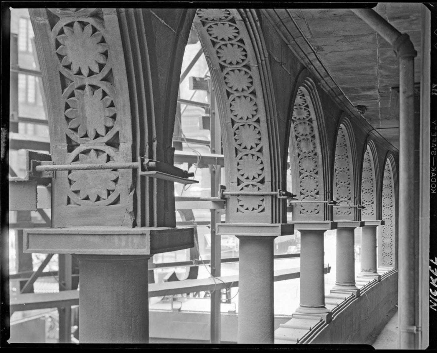 schiller or garrick theater exterior buff-colored louis sullivan-designed loggia arch terra cotta section