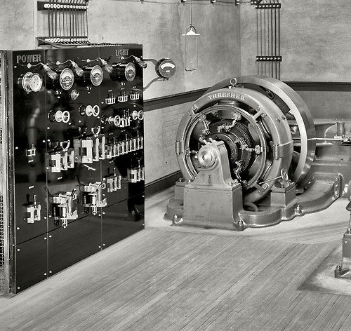 hard to find early 20th century american antique industrial cast iron weston voltmeter with original swing-out cast iron bracket