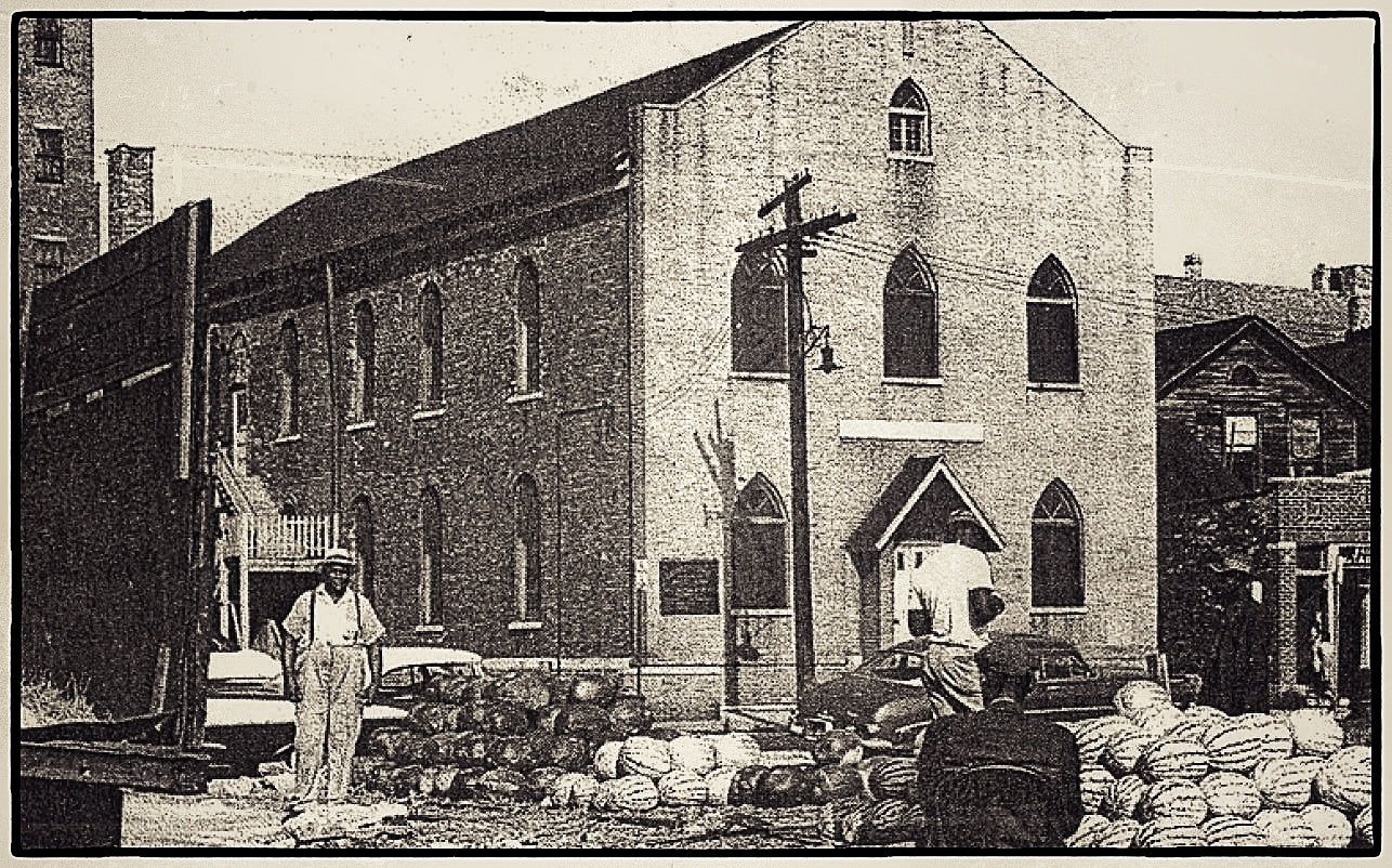rare 1873 cast bronze austrian medal with heavily inscribed and high relief imagery manufactured to commemorate the world’s exposition at vienna.