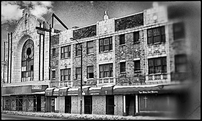 c. 1927 original interior single-sided freestanding enameled cast iron lawndale theater seat end with intact birch wood armrest
