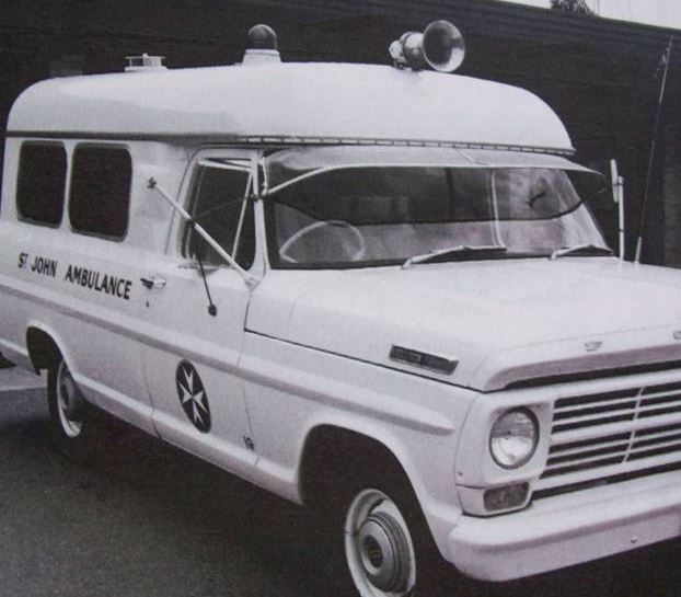 hard to find all original c. 1960's "new old stock" vintage american "revolving beacon" amber or orange danger or warning siren light with box and accessories