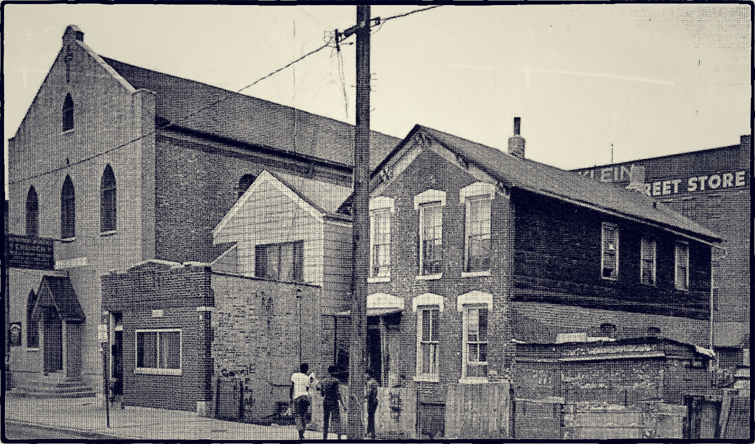 rare 1873 cast bronze austrian medal with heavily inscribed and high relief imagery manufactured to commemorate the world’s exposition at vienna.