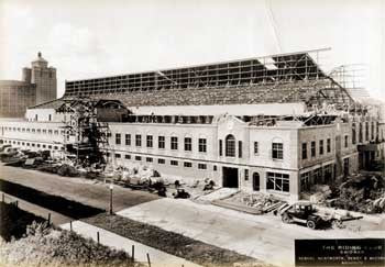 original c. 1940's american vintage industrial cbs building green porcelain enameled cold-rolled steel replacement reflectors