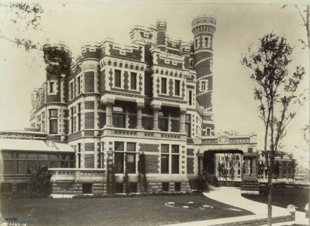 well documented 19th century museum-quality original varnished quartered oak wood and ornamental wrought iron potter palmer mansion angled staircase railing